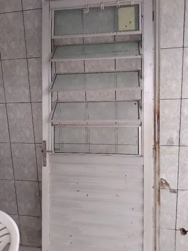 Vendo porta de alumínio barato