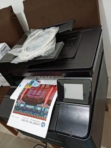Impressora Hp LaserJet colorida