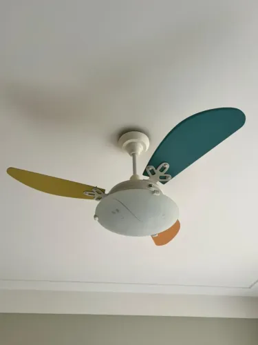 Ventilador de Teto Infantil colorido - 3 Pás e Iluminação