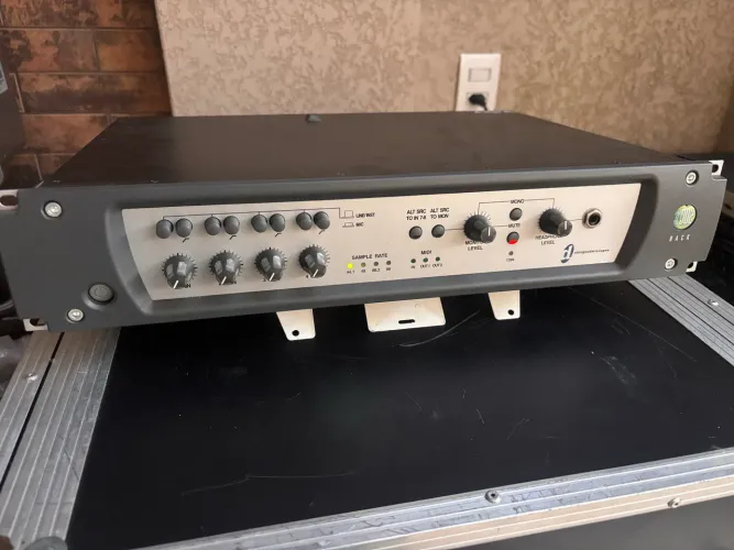 Interface de áudio Digidesign Digi 002 Rack - FireWire / 8 canais