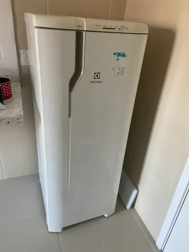 Geladeira Electrolux RE31