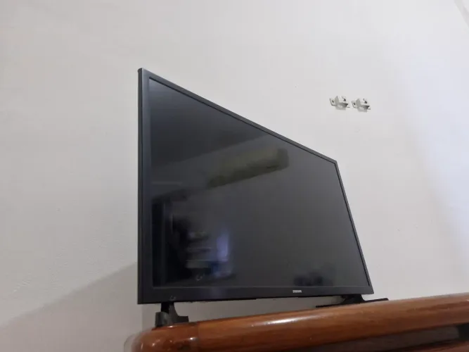 TV Samsung Smart 32 com Defeito na tela - Para Conserto ou Retirada de Peças