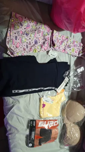 Roupas femininas, masculina e infantil 