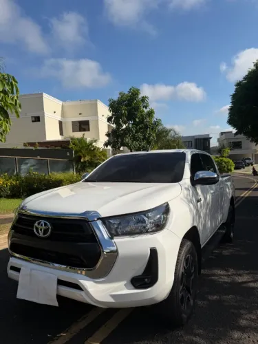 Toyota Hilux CD SR 4X4 2.8 TDI Diesel Aut. 2024