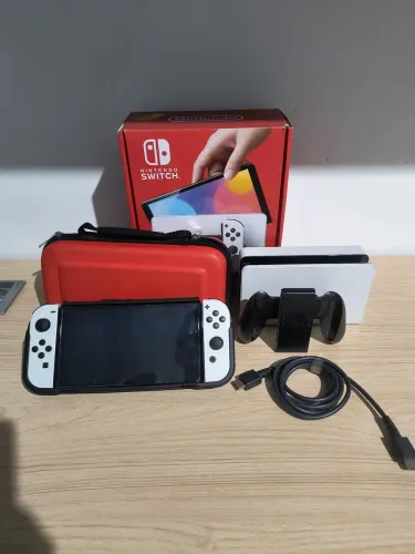 Nintendo switch oled (Não desbloqueado) com acessórios