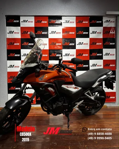 Moto impecável pelo ano
