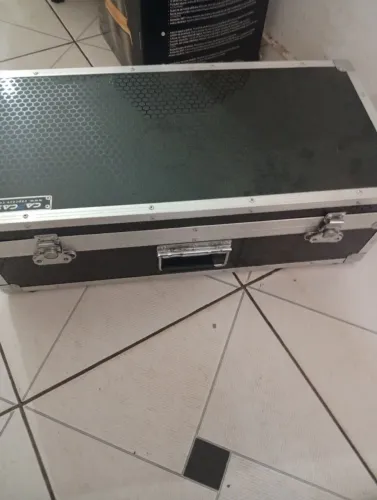 Estojo (case) de sax soprano.