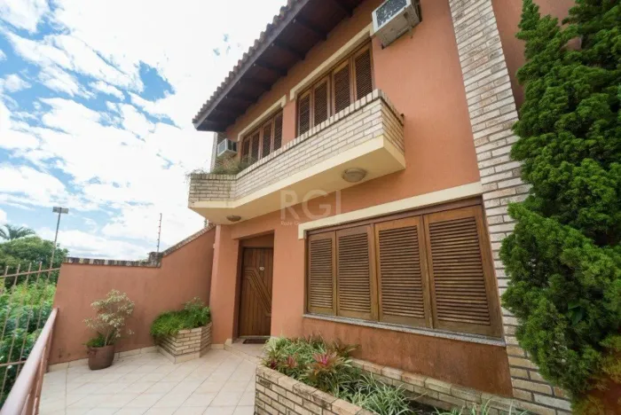 Casa Condominio para Venda - 240m², 3 dormitórios, sendo 1 suites, 3 vagas - Tristeza