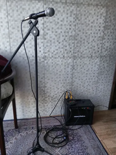 KIT COMPLETO: AMPLIFICADOR + INTERFACE + MICROFONE + PEDESTAL