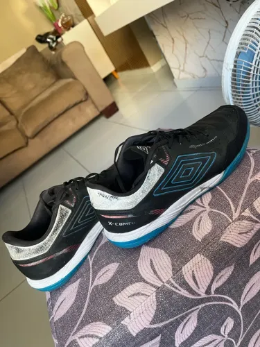 Chuteira Umbro Breeze System