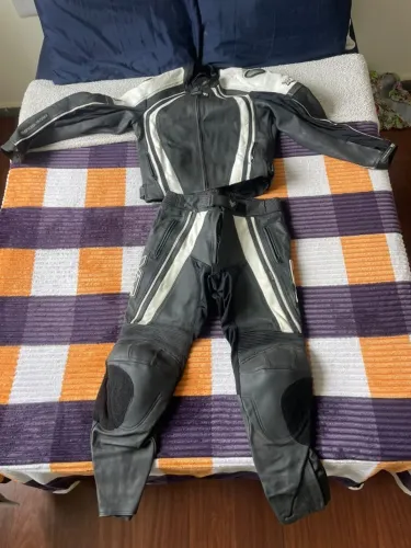 Conjunto Macacão 2 Peças Couro Frank Thomas (Jaqueta + Calça) - Preto e Branco