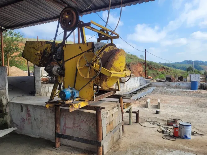Betoneira 600 litros autocarregavel