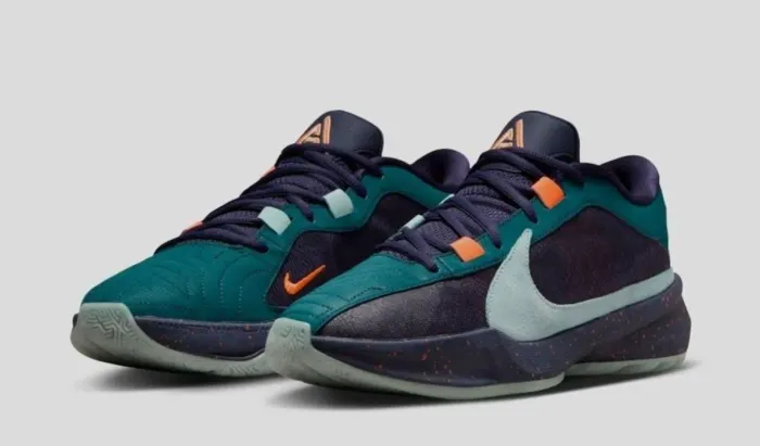 Giannis Freak 5 