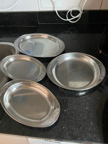 04 travessas de Inox Tramontina