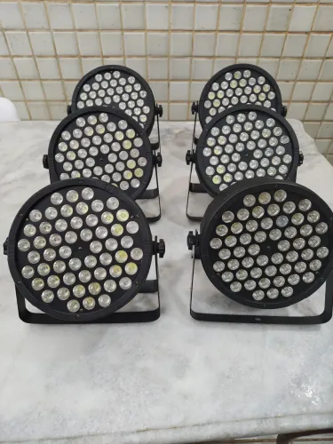 Vendo 06 Canhões de LED RGBW