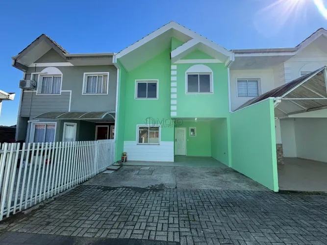 SOBRADO com 3 dormitórios para alugar com 86.84m² por R$ 3.900,00 no bairro Xaxim - CURITI