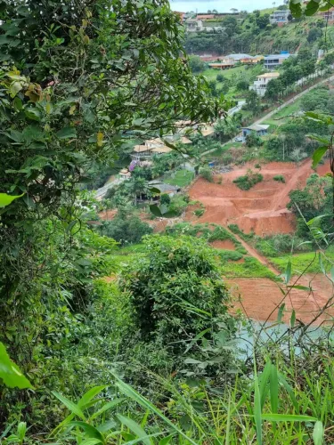 Vendo terreno com 8.000m2 As Margens da represas de Igaratá em condomínio fechado