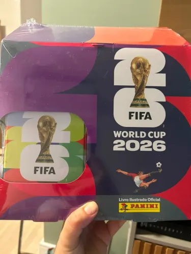 Álbum Capa Dura Copa do Mundo 2026 + 50 Figurinhas + Lata Classic - Original e Lacrado
