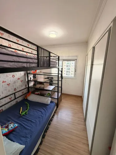 Cama de casal Morgan preta suporta 300kg 100% ferro cama de casal escada com prateleiras