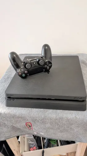 Playstation 4 slim desbloqueado