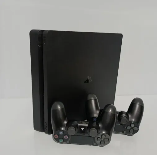 PlayStation 4 SLIM