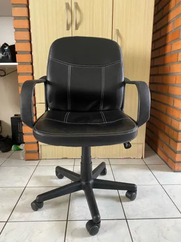 Cadeira de Escritório Presidente Giratória Preta