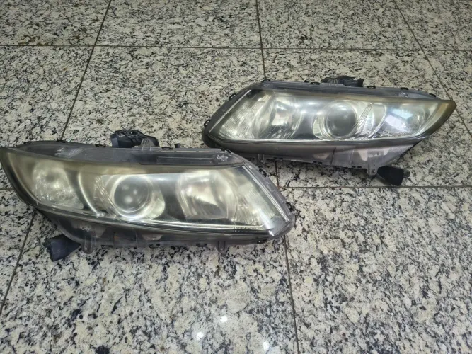 Par farol Civic geração 9