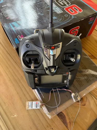 Rádio Aeromodelo JR XG6 DSMSS + Receptor RG631B (Completo)