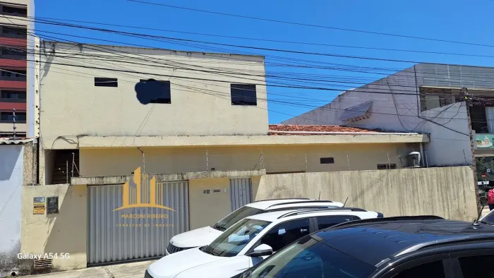 Casa para Venda em Maceió, Farol, 3 dormitórios, 1 suíte, 4 banheiros, 1 vaga