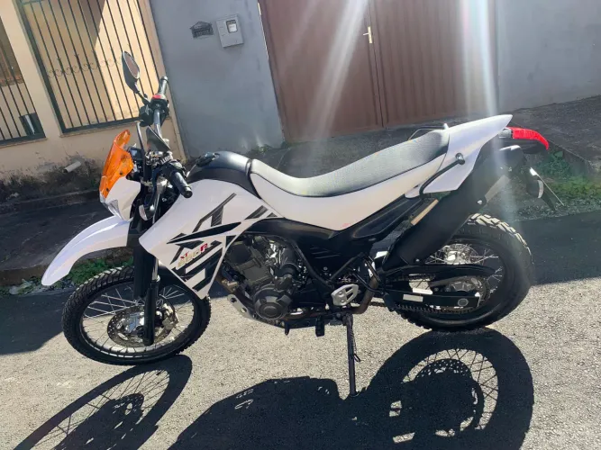 Yamaha XT 660 Lander 2014 - Conservada