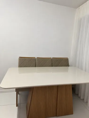 Mesa de vidro com 6 cadeiras