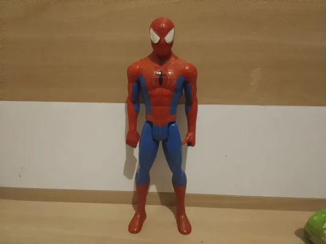 SPIDER-MAN boneco Titan hero
