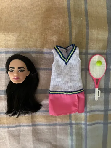 lote cabeça e roupas barbie profissões tenista made to move acessórios