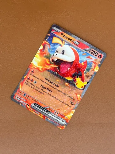 Carta Pokemon Fuecoco EX Celebração de 30 Anos (015/128)