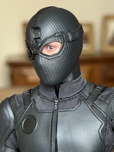 Hot Toys MMS541 Spider-Man: Far From Home escala 1/6 (traje furtivo) (luxo) novo