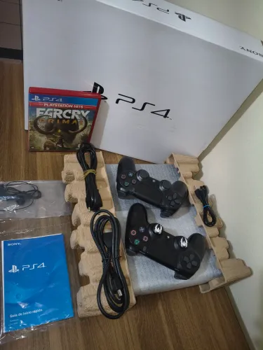 Playstation 4 com 1 TB, parcelo em até 12x