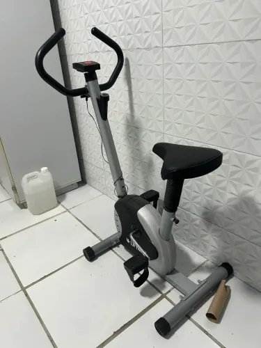 Bicicleta ergométrica para cardio em casa
