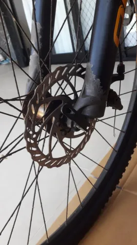 Bicicleta Oggi - Aro29 - Preta e Laranja