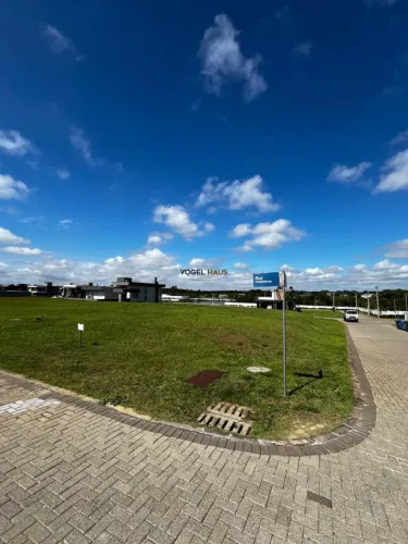 Terreno de esquina à venda no Reservas do Lago Clube: 481,26M²| Confira essa oportunidade!