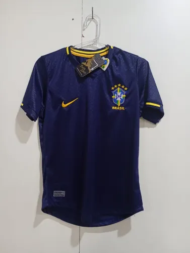 Camisa do Brasil feminina azul marinho ?