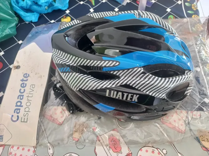 Capacete esportivo 