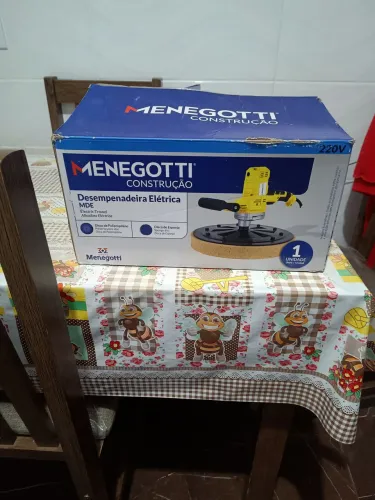 Desempenadeira elétrica Menegotti 220v