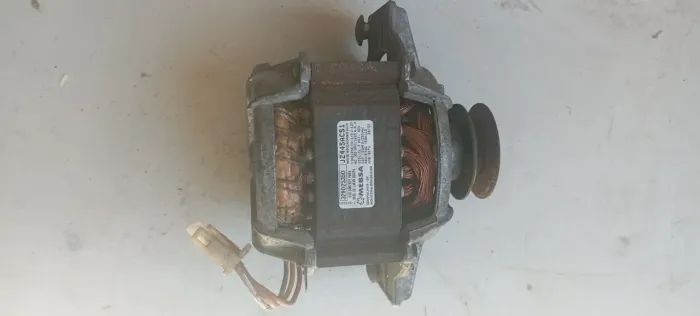 vendo motor p/ máquina de lavar roupa (BRASTEMP) PREÇO 100...10K....P