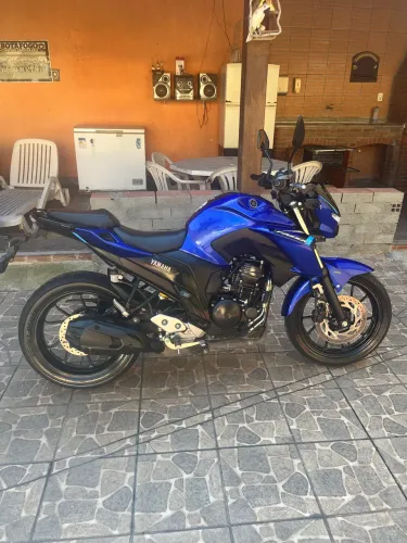 Vendo Yamaha FZ25 2025 Azul | Único dono