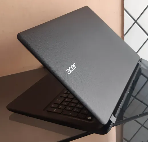 Notebook Acer Aspire ES1-572, i3-7100U, 8GB, Ssd 240GB<br>