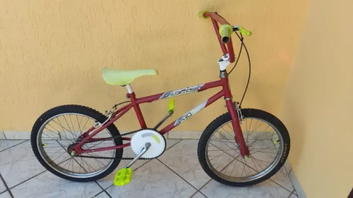 ?Caloi Cross Pro Neon, quase toda original, Bike da década de 80