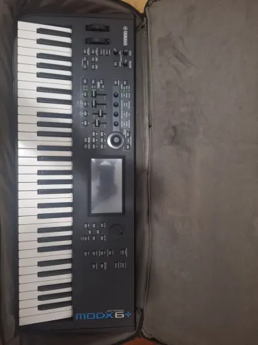 MODX6+ (Vendo ou troco por Stage Piano)
