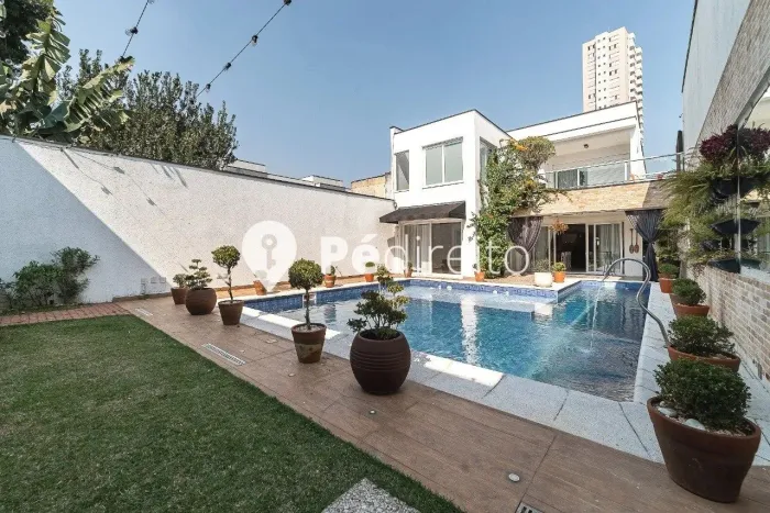 Casa de Alto Padrão para locação na Mooca