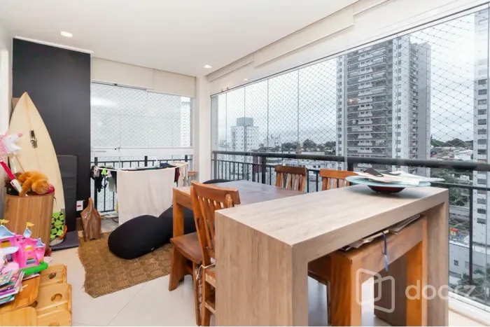 Imóvel na das Flechas com 2 dormitórios e 70m²