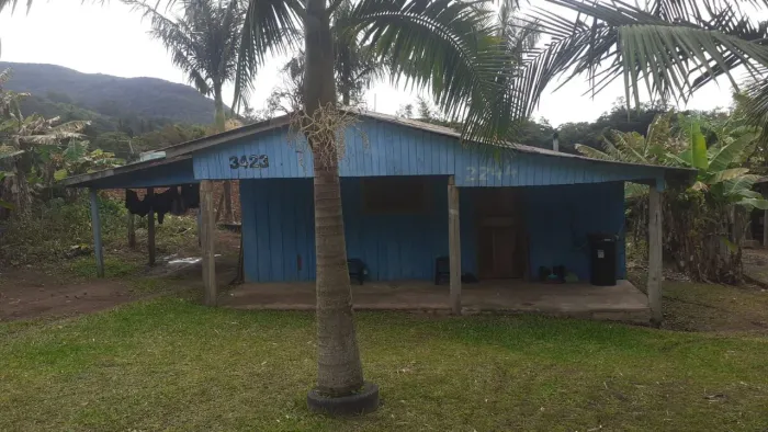 Vendo casa,passando o balneario de maquine